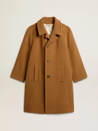 Abrigo de hombre de botonadura sencilla en color tabaco