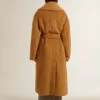 Abrigo de mujer con cuello chal en color tabaco