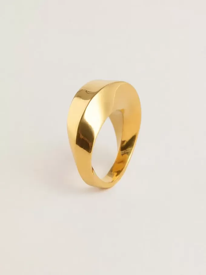 Anillo de oro