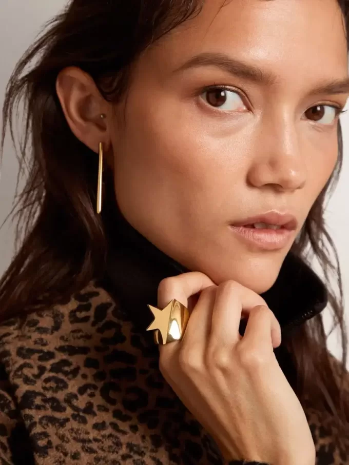 Anillo en color oro antiguo