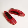 Bailarinas Amy en piel napa roja con tachuelas plateadas