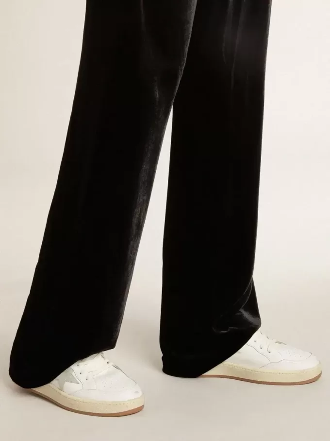 Ball Star con estrella de ante gris hielo y lengüeta del talón de cuero negro brillante Ball Star con estrella de ante gris hielo y lengüeta del talón de cuero negro brillante