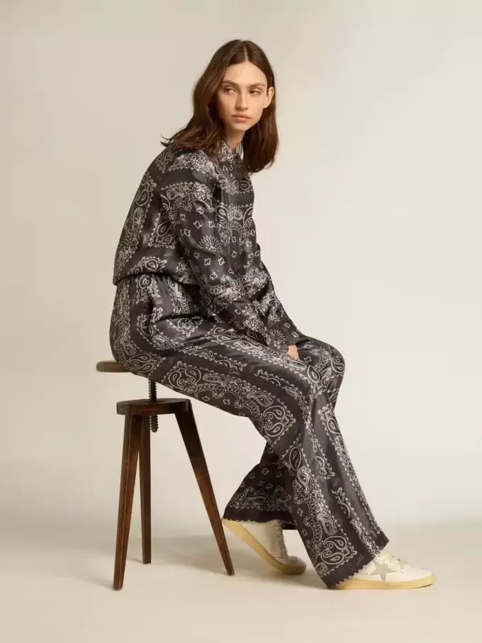 Ball Star con estrella de ante y lengüeta metálica en el talón Ball Star con estrella de ante y lengüeta metálica en el talón