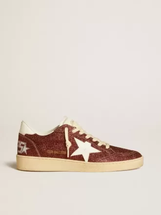 Ball Star en burdeos brillante con estrella y lengüeta en el talón de cuero blanco