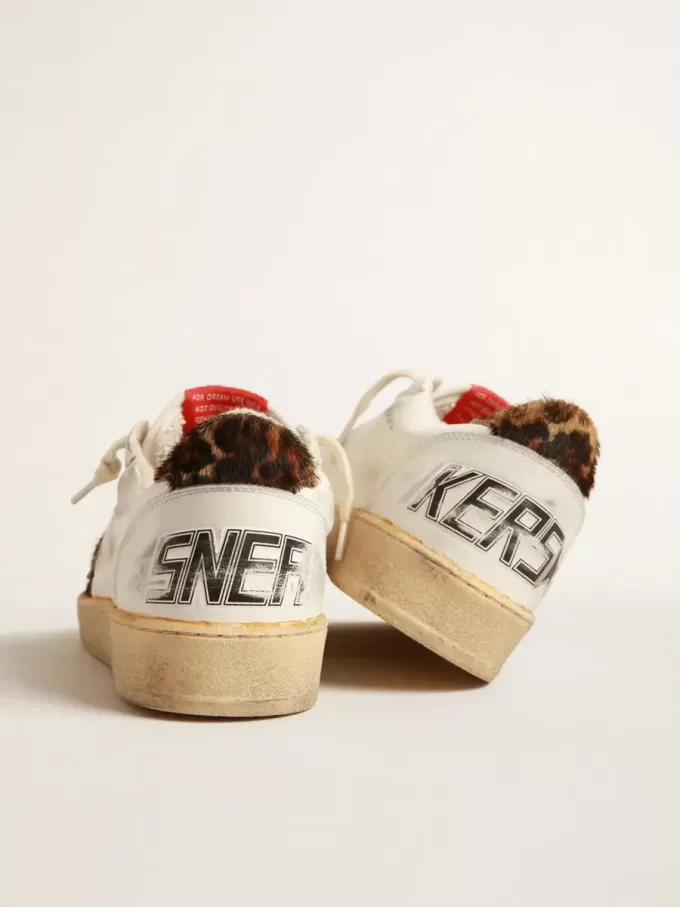 Ball Star en napa con estrella y lengüeta en el talón de piel de potro con estampado de leopardo