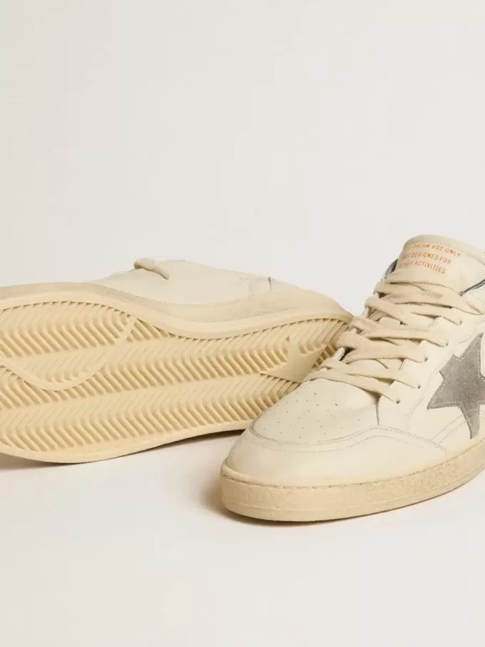 Ball Star en piel napa con estrella y lengüeta en el talón de ante gris