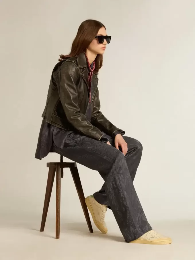 Ball Star LTD con estrella de lona color vainilla y lengüeta de cuero en el talón