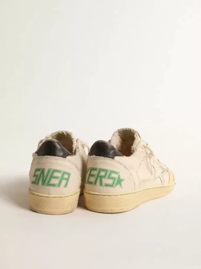 Ball Star LTD con estrella de lona color vainilla y lengüeta de cuero en el talón