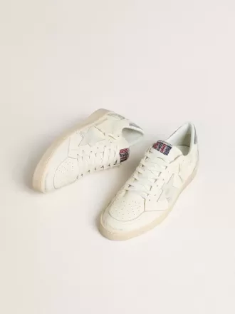 Ball Star LTD en color crema con estrella de ante blanco y lengüeta del talón de cuero plateado metalizado