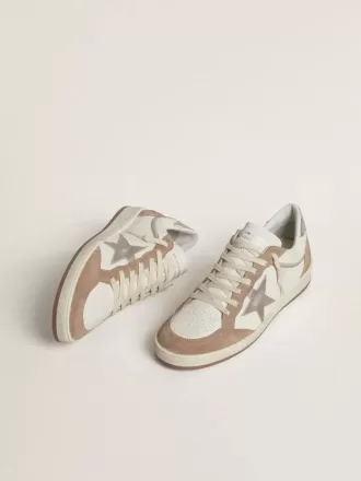 Ball Star LTD en piel napa blanca y ante rosa viejo con estrella y lengüeta en el talón de piel plateada metalizada