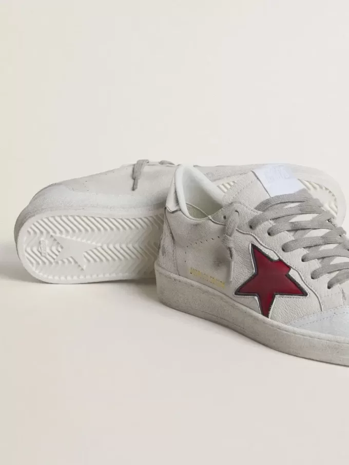 Ball Star LTD para hombre con estrella roja y lengüeta plateada en el talón Ball Star LTD para hombre con estrella roja y lengüeta plateada en el talón