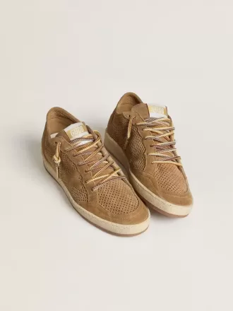 Ball Star para mujer con parte superior de ante perforado color tabaco y estrella tono sobre tono