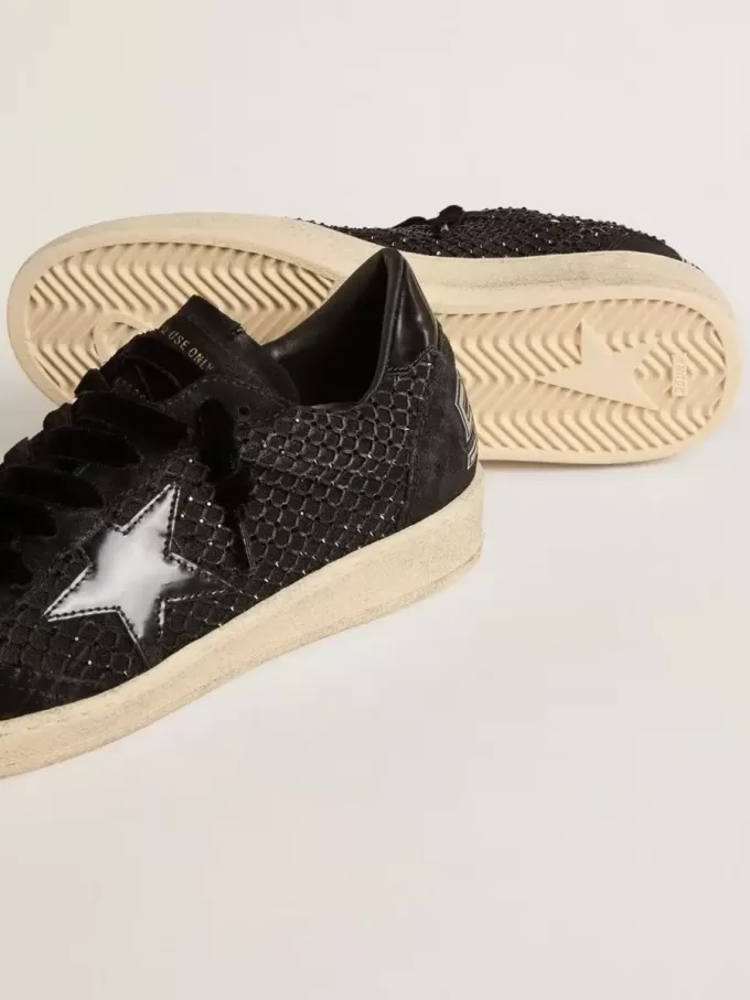 Ball Star para mujer en malla con cristales Swarovski y estrella y lengüeta del talón en piel laminada negra.
