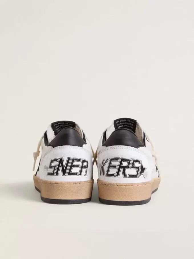 Ball Star para mujer en napa con estrella negra y lengüeta negra en el talón