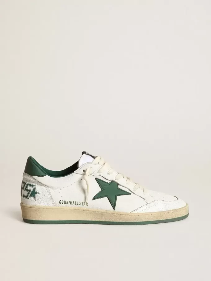 Ball Star para mujer en piel napa blanca con estrella y lengüeta en el talón en piel verde