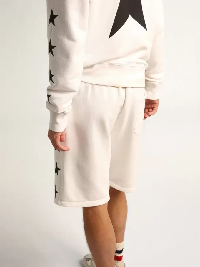 Bermudas vintage blancas para hombre con estrellas negras en contraste