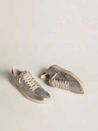 Bio-based Ball Star en plata metalizada con estrella plateada y lengüeta roja en el talón