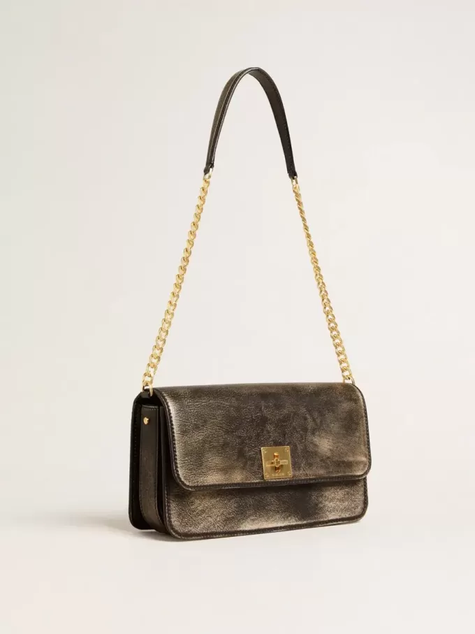 Bolso Gioia en piel vintage negra con detalles dorados