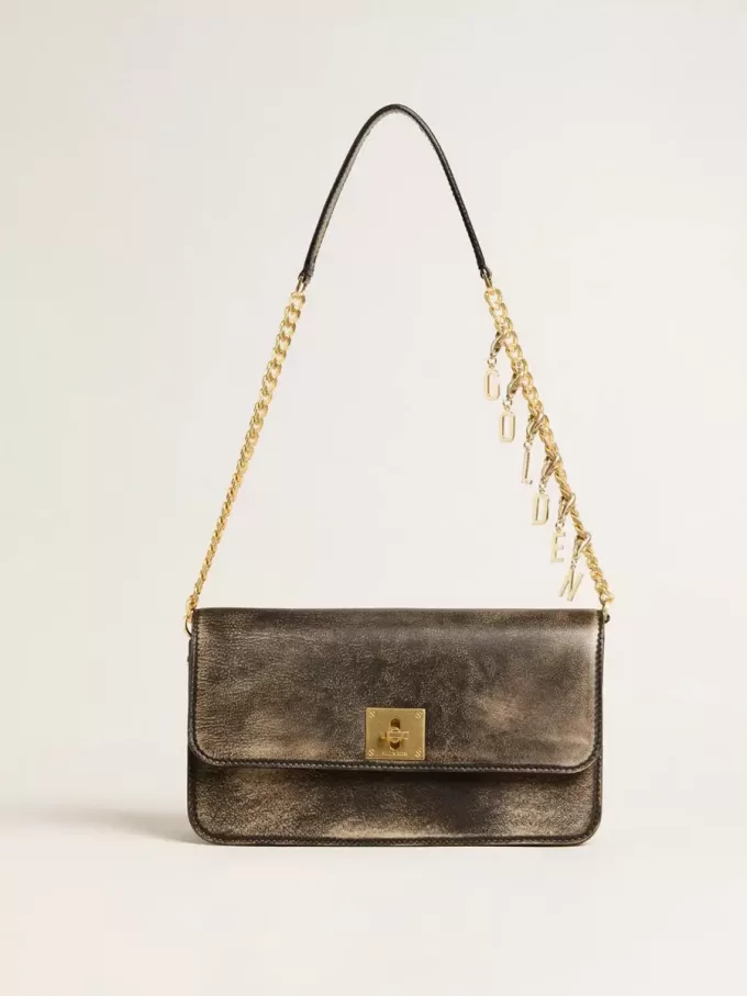 Bolso Gioia en piel vintage negra con detalles dorados