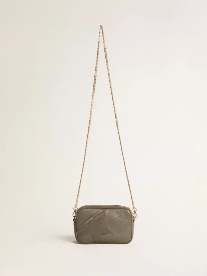Bolso Mini Star en piel verde salvia con estrella tono sobre tono Bolso Mini Star en piel verde salvia con estrella tono sobre tono