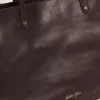 Bolso Pasadena en piel martillada negra con logotipo dorado en la parte delantera