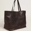 Bolso Pasadena en piel martillada negra con logotipo dorado en la parte delantera