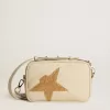 Bolso Star en piel martillada color mantequilla con estrella de cristal Swarovski