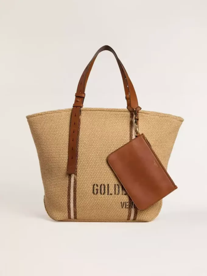 Bolso tote 24.7 en rafia natural y piel marrón con detalles metálicos dorados