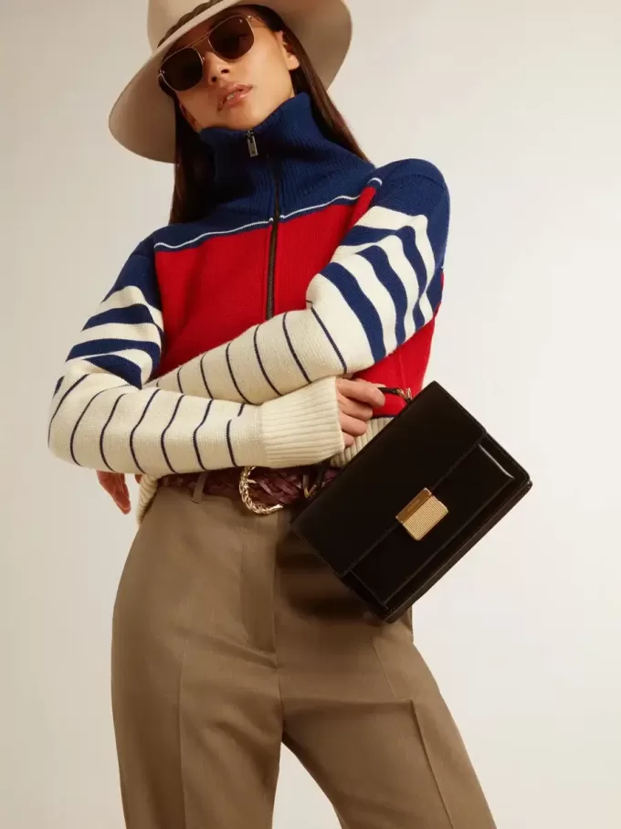 Bolso Venezia en piel negra con detalles dorados