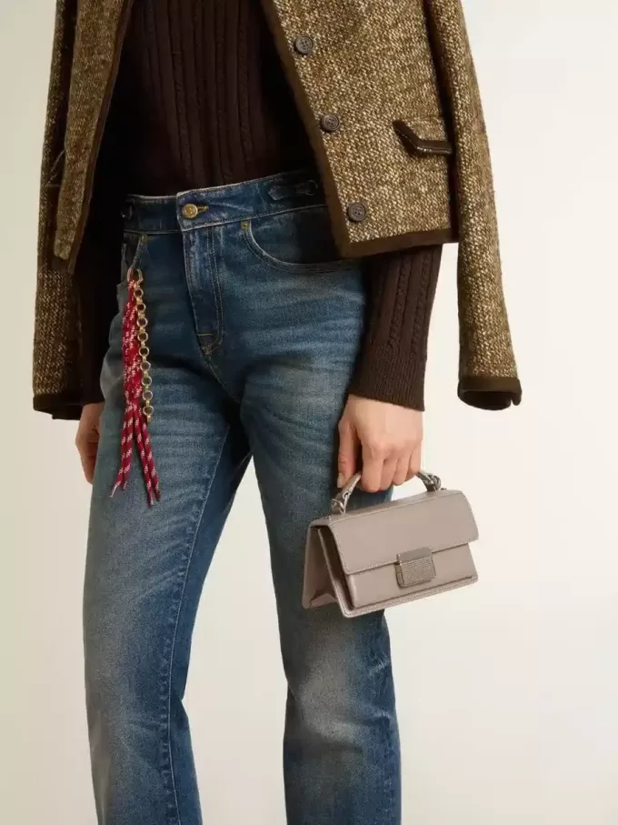 Bolso Venezia pequeño en piel beige con detalles dorados Bolso Venezia pequeño en piel beige con detalles dorados