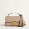 Bolso Venezia pequeño en piel beige con detalles dorados Bolso Venezia pequeño en piel beige con detalles dorados