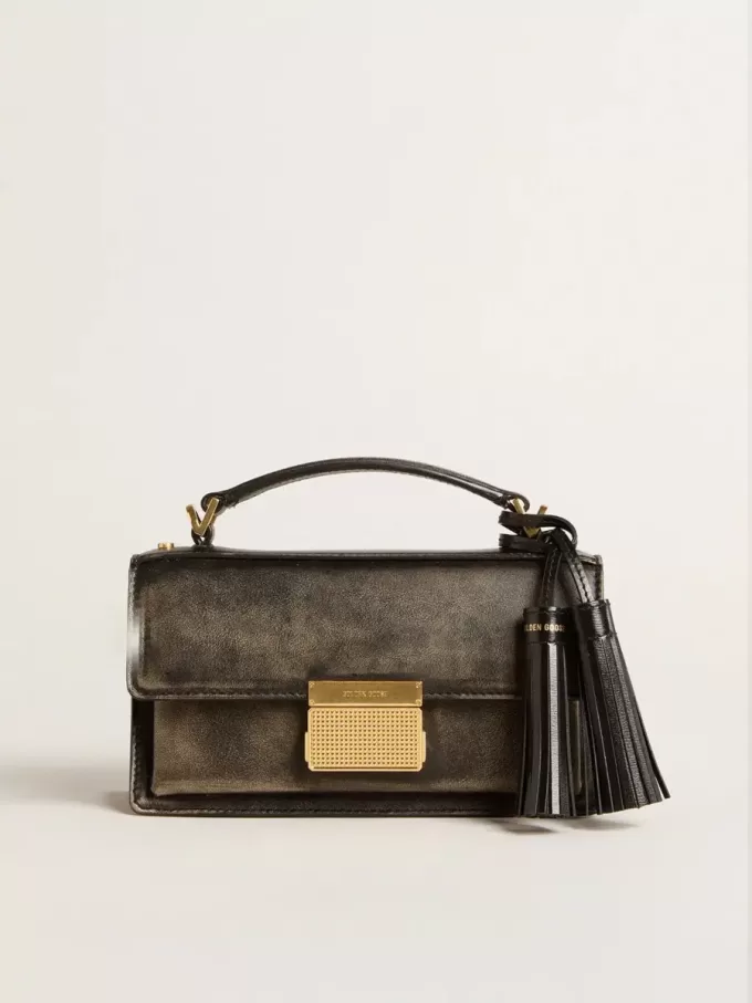 Bolso Venezia pequeño en piel negra desgastada con detalles dorados. Bolso Venezia pequeño en piel negra desgastada con detalles dorados.