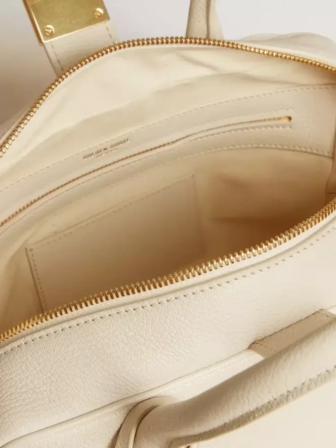 Bolso Vita en piel color mantequilla con detalles dorados