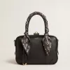 Bolso Vita en piel lisa negra con detalles dorados