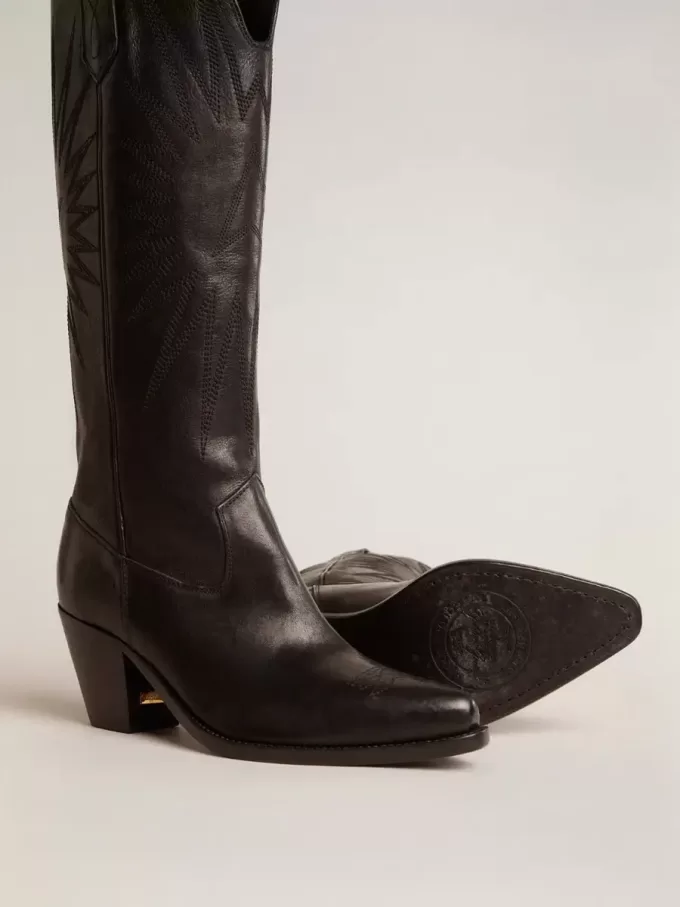 Botas Wish Star para mujer en piel negra con estrella bordada tono sobre tono Botas Wish Star para mujer en piel negra con estrella bordada tono sobre tono