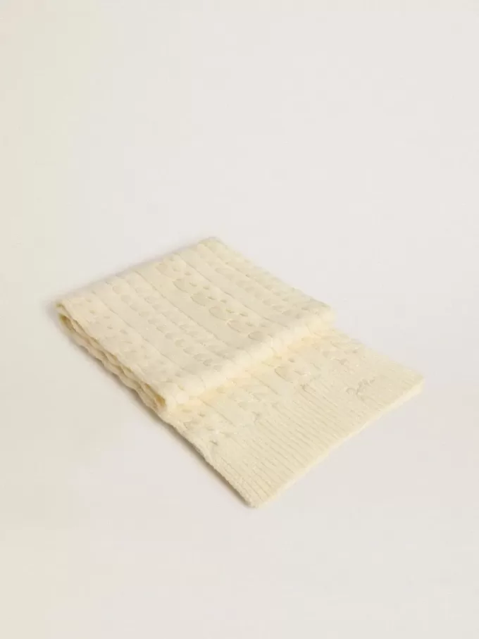 Bufanda de lana blanca con bordados