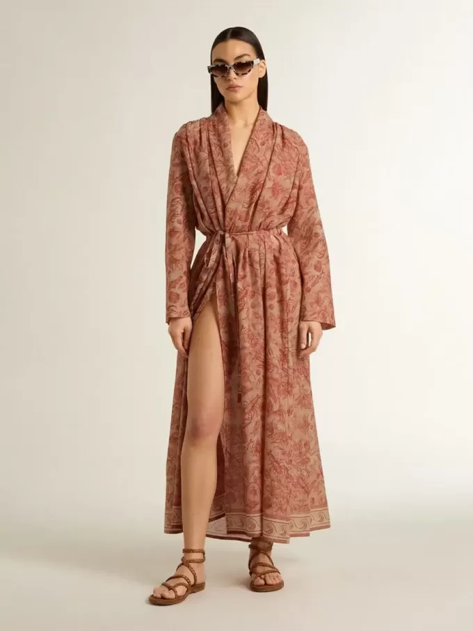 Caftán de mujer en voile de algodón con estampado marino rojo ladrillo por toda la prenda Caftán de mujer en voile de algodón con estampado marino rojo ladrillo por toda la prenda