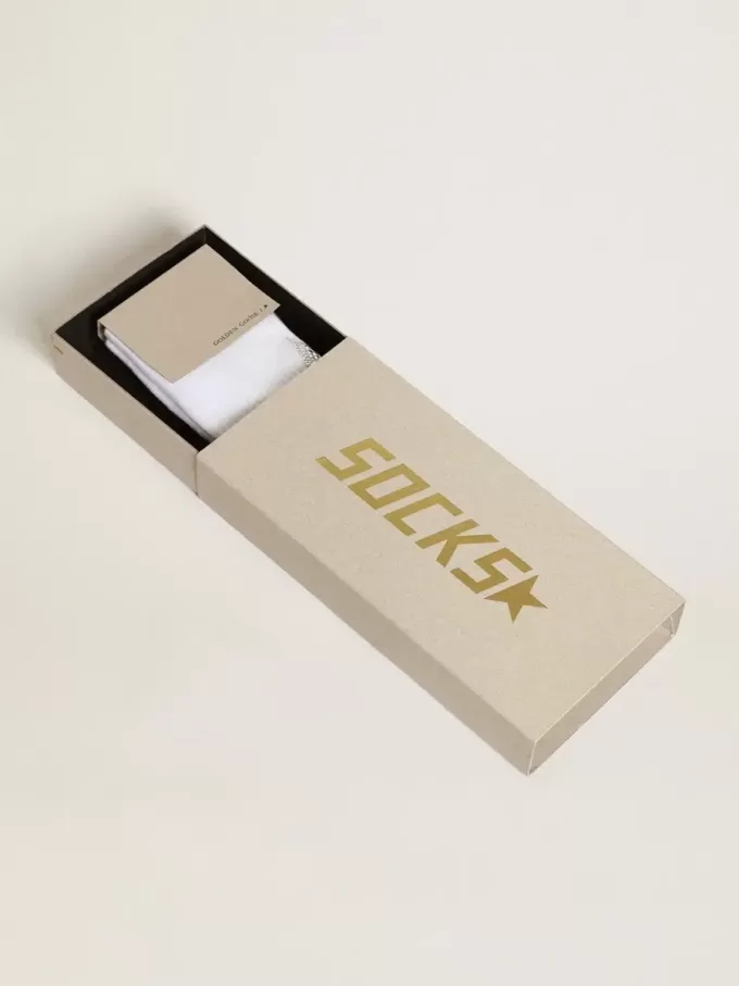 Calcetines blancos con estrella de cristal en la parte trasera