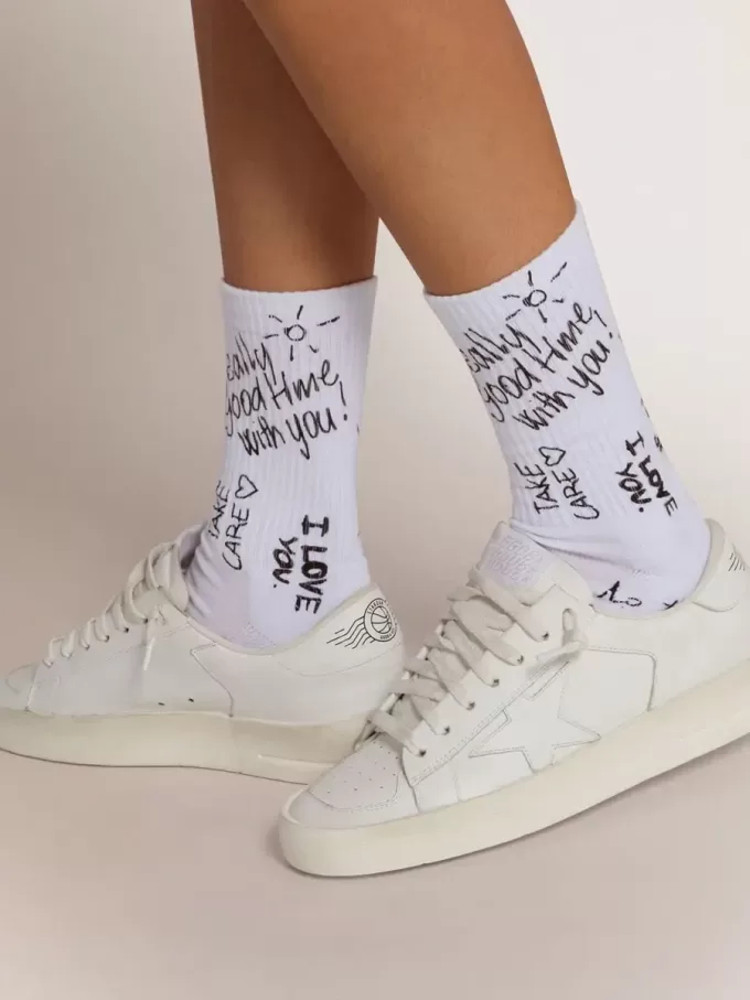 Calcetines blancos ópticos con letras negras