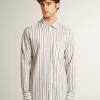 Camisa blanca de algodón para hombre con finas rayas burdeos Camisa blanca de algodón para hombre con finas rayas burdeos