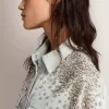 Camisa boyfriend blanqueada para mujer con cristales cabujones