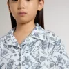 Camisa corta blanca para niña con estampado azul Camisa corta blanca para niña con estampado azul