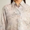 Camisa de mujer con estampado floral multicolor de lentejuelas Camisa de mujer con estampado floral multicolor de lentejuelas