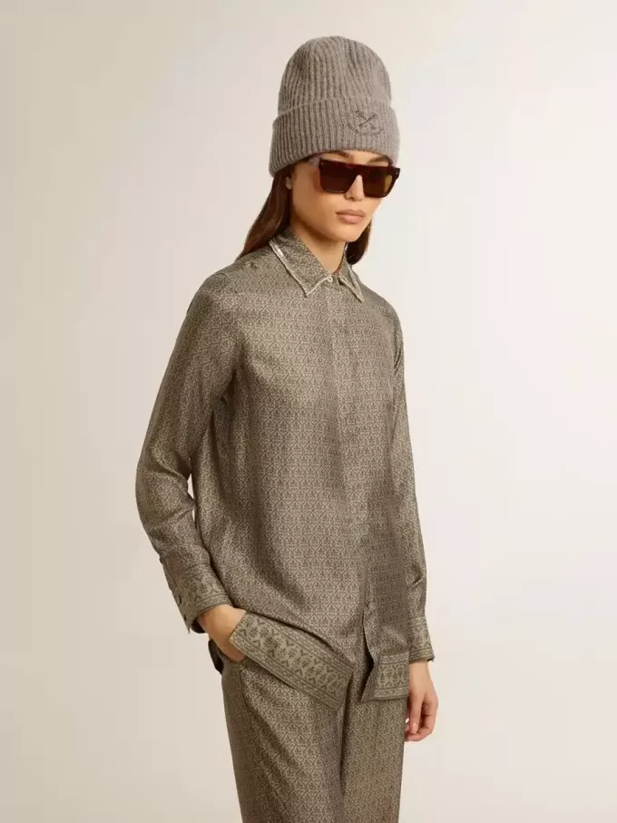 Camisa de mujer verde de mezcla de viscosa y seda con estampado floral