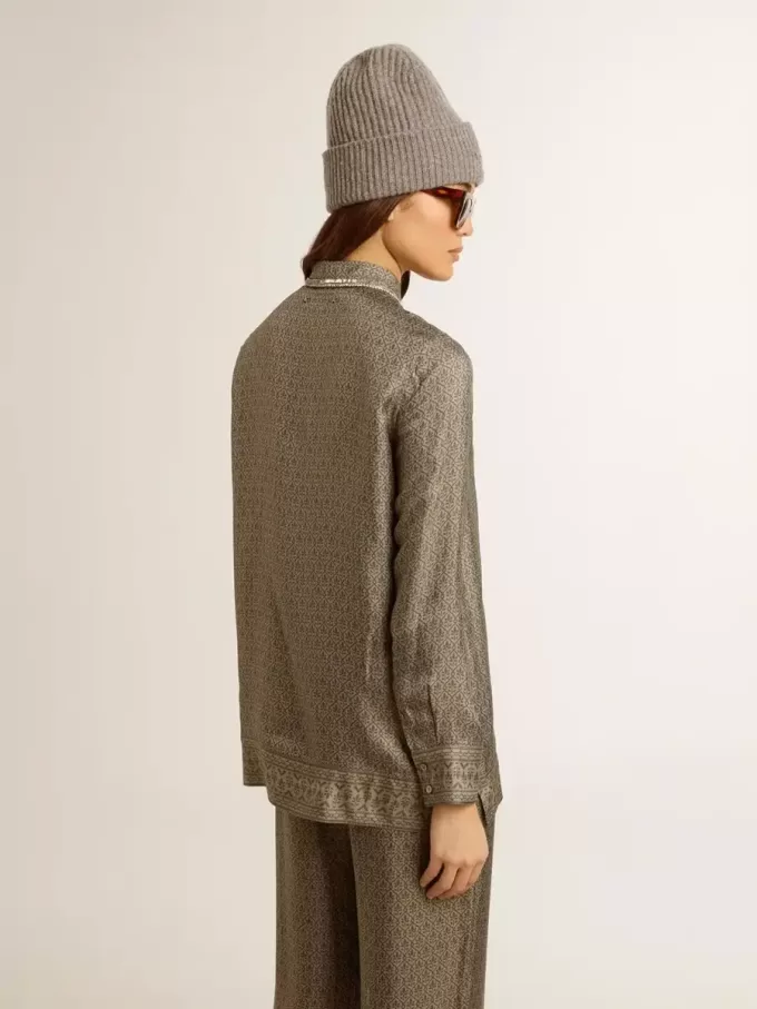 Camisa de mujer verde de mezcla de viscosa y seda con estampado floral