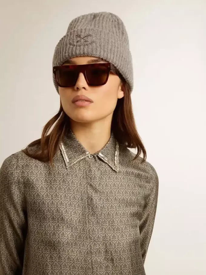 Camisa de mujer verde de mezcla de viscosa y seda con estampado floral