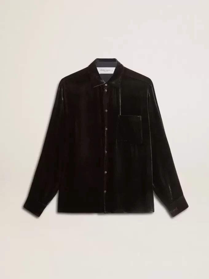 Camisa negra con efecto terciopelo y bordados