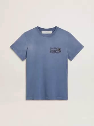 Camiseta azul claro descolorida para mujer con estampado en el pecho