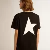 Camiseta Black Star Collection con logotipo y estrella blancos en contraste