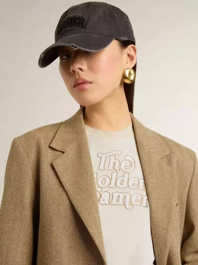 Camiseta blanca de mujer con estampado en la parte delantera